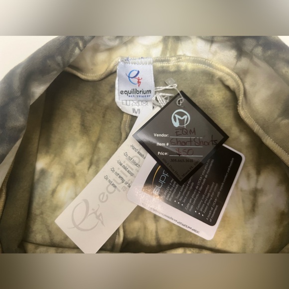 Workout shorts tie dye NWT - Picture 3 of 3